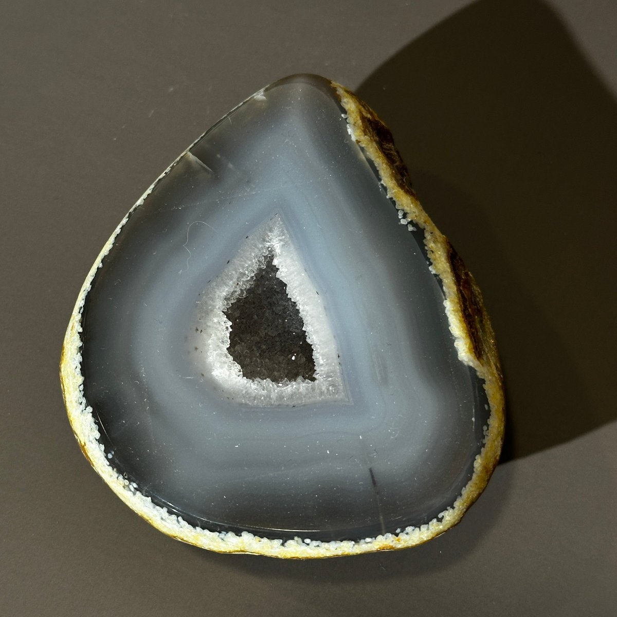 Ahāta Geodes puse (guļoša)