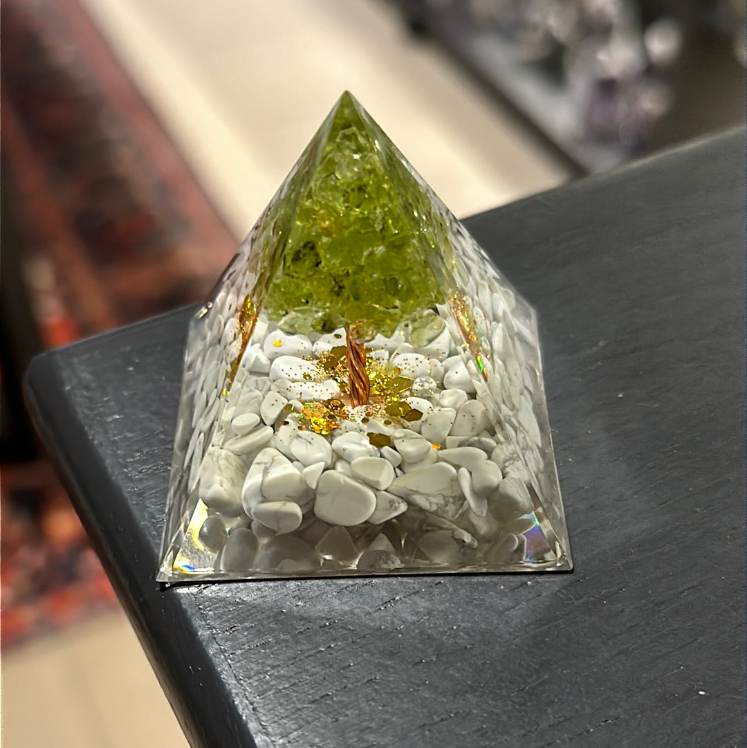 Orgonite - Pyramid T004