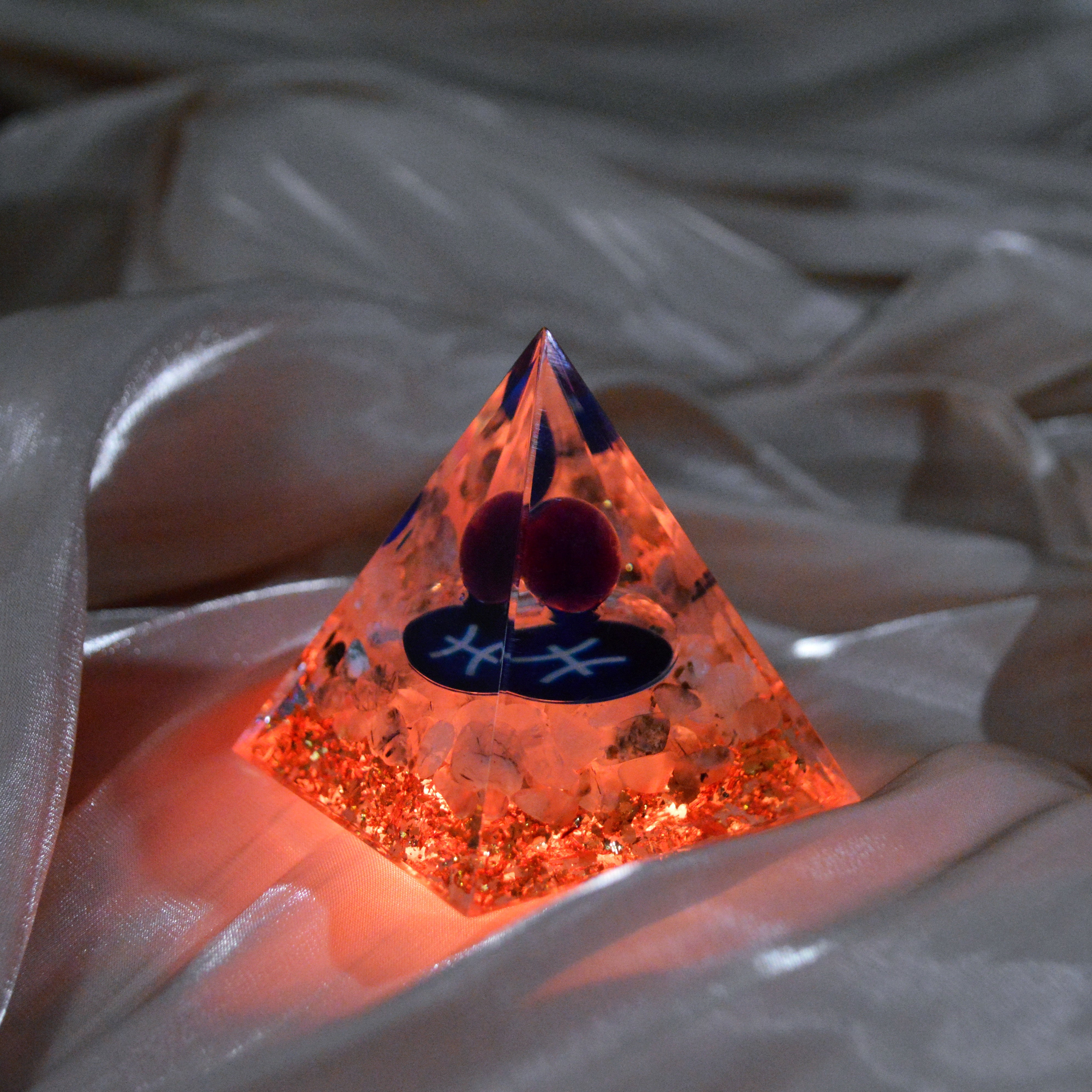 Orgonite - Zodiac Pyramid "PISCES"