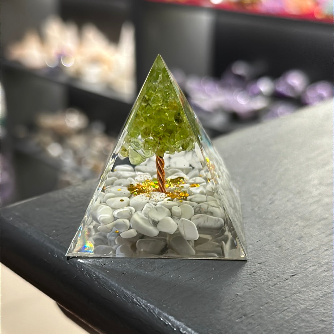 Orgonite - Pyramid T004