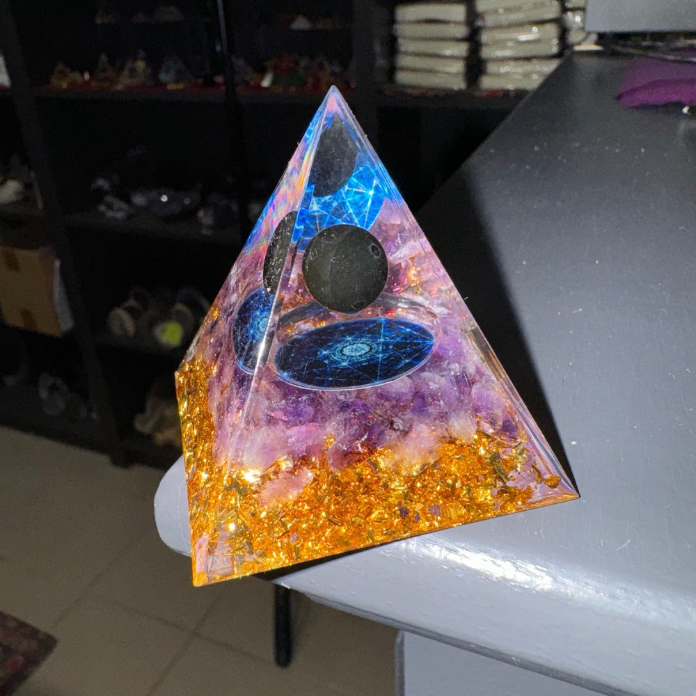 Orgonite - Pyramid B021