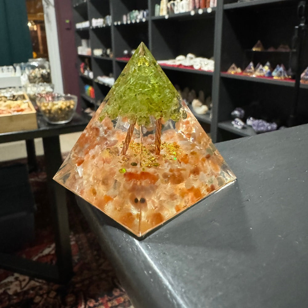 Orgonite - Pyramid T006