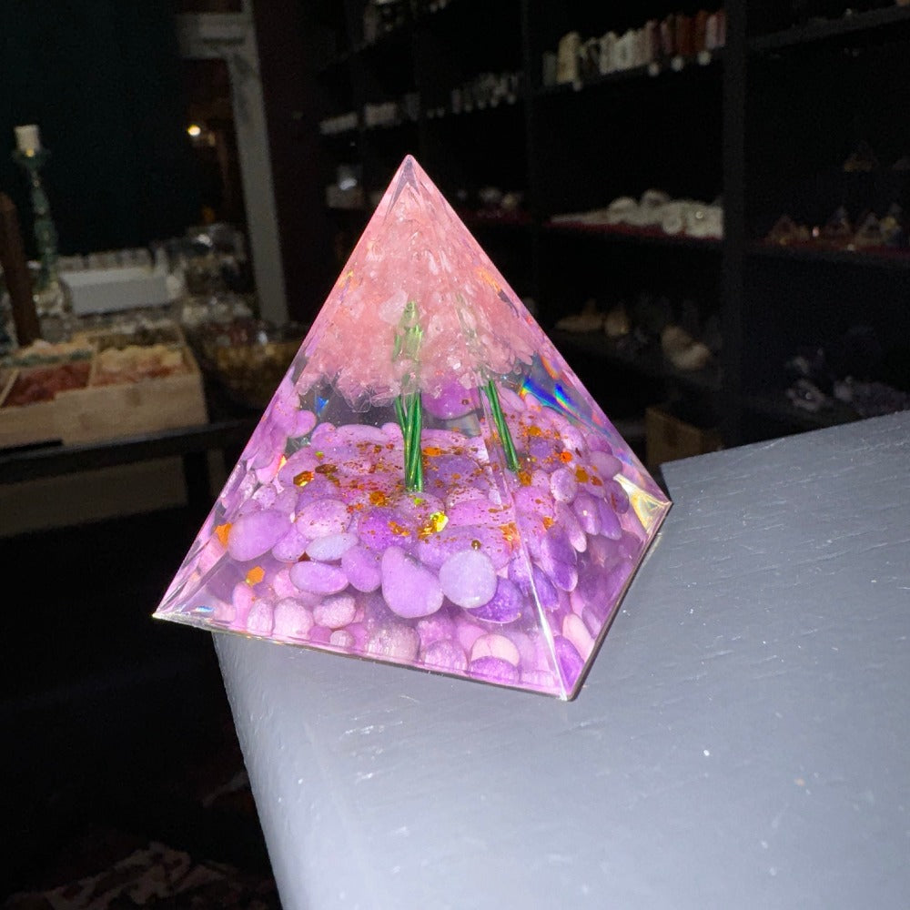 Orgonite - Pyramid T008